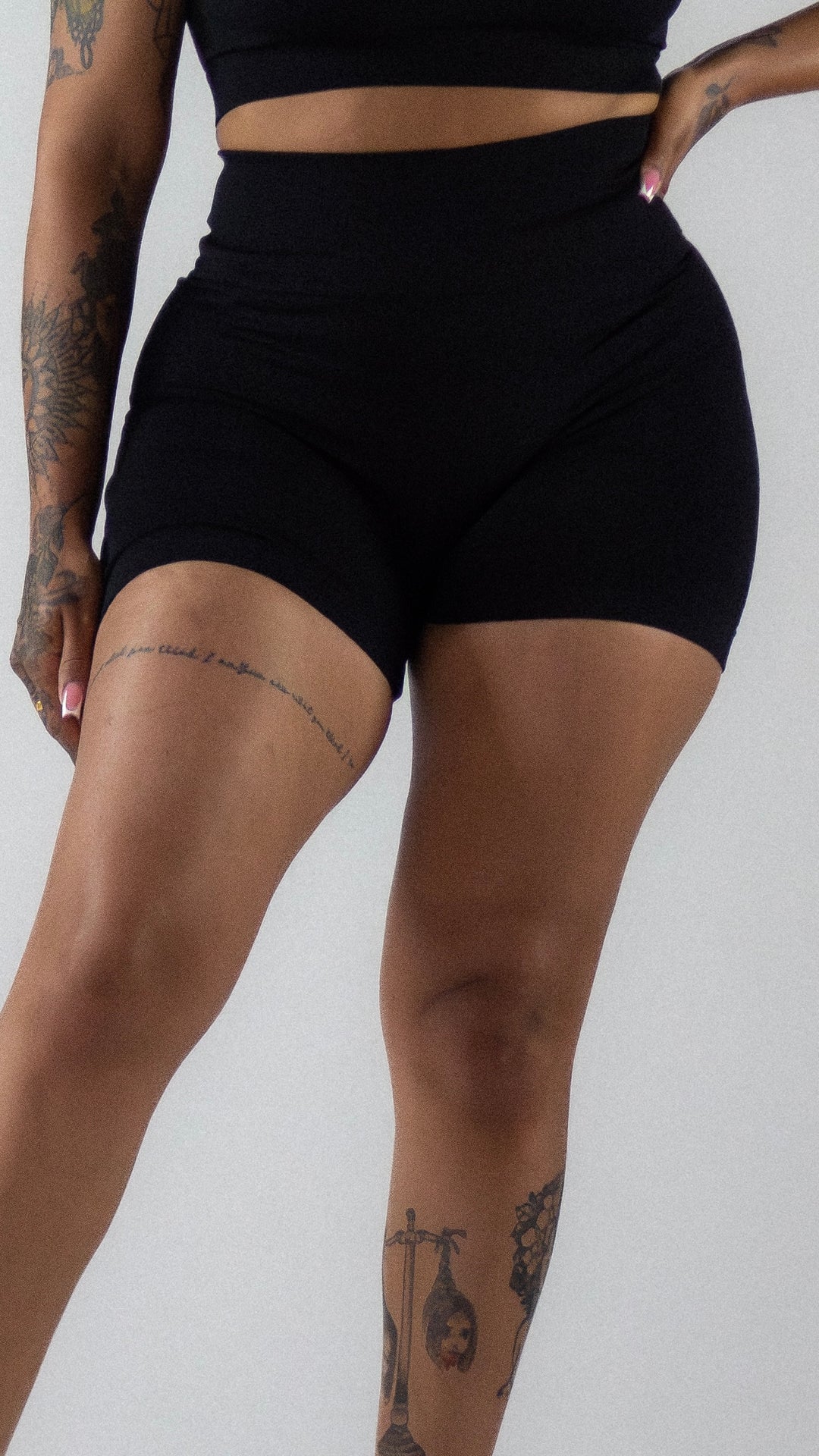 Black Solid Seamless Shorts